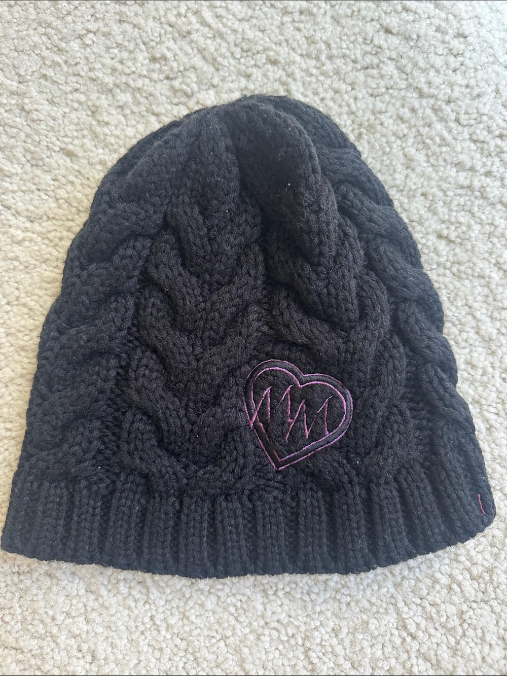 Women’s Metal Mulisha Black Cable Knit Beanie with Pink Heart Stitching MM